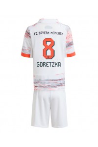 Bayern Munich Leon Goretzka #8 Babytruitje Uit tenue Kind 2025-26 Korte Mouw (+ Korte broeken)